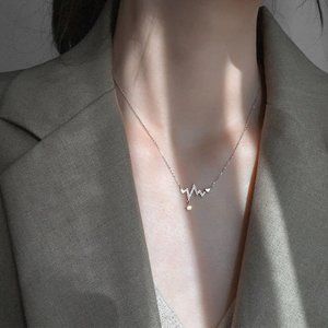 NEW Silver Zircon Heart Wave Pendant Necklace